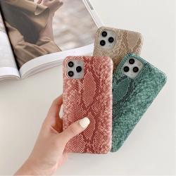 Compatible with Apple, Retro snakeskin pattern phone case for iPhone