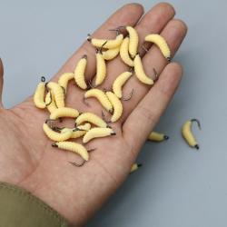 Bionic Maggots With Hook Soft Bait Lure Suit
