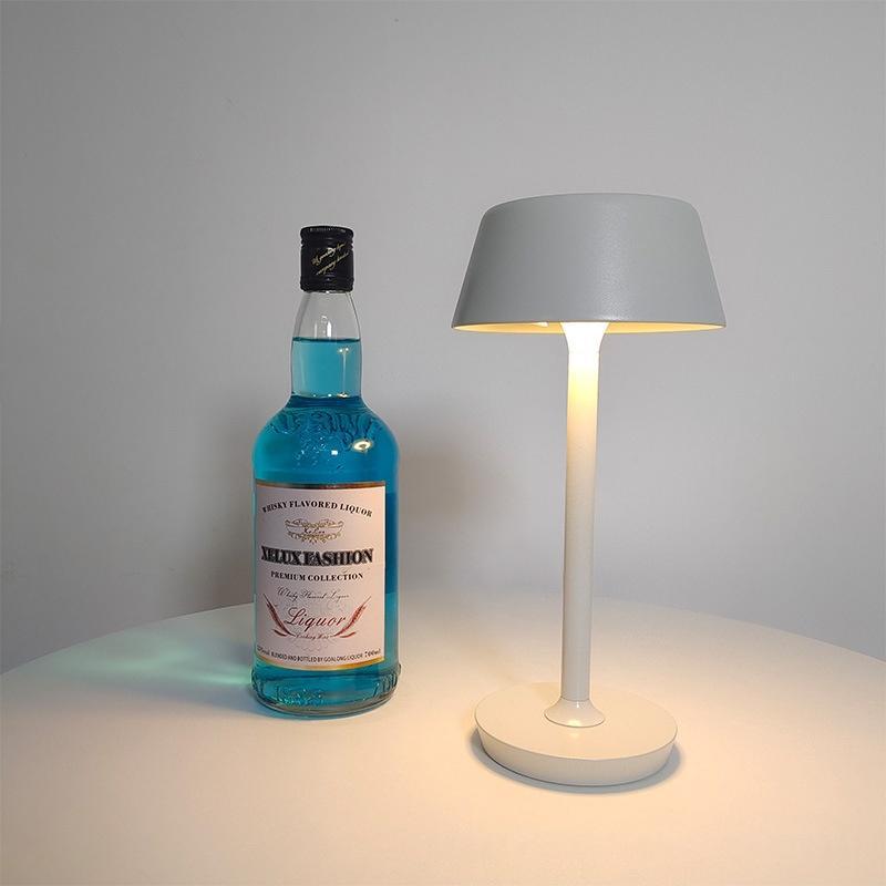 Creative Atmosphere Hotel Bar Bedroom Table Lamp