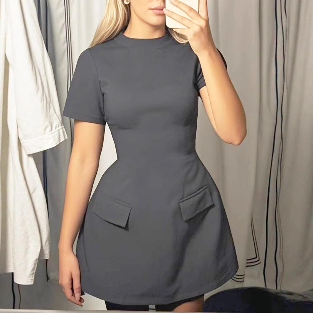 Fashionable Sleeveless Sheath Dress With A Round Neckline