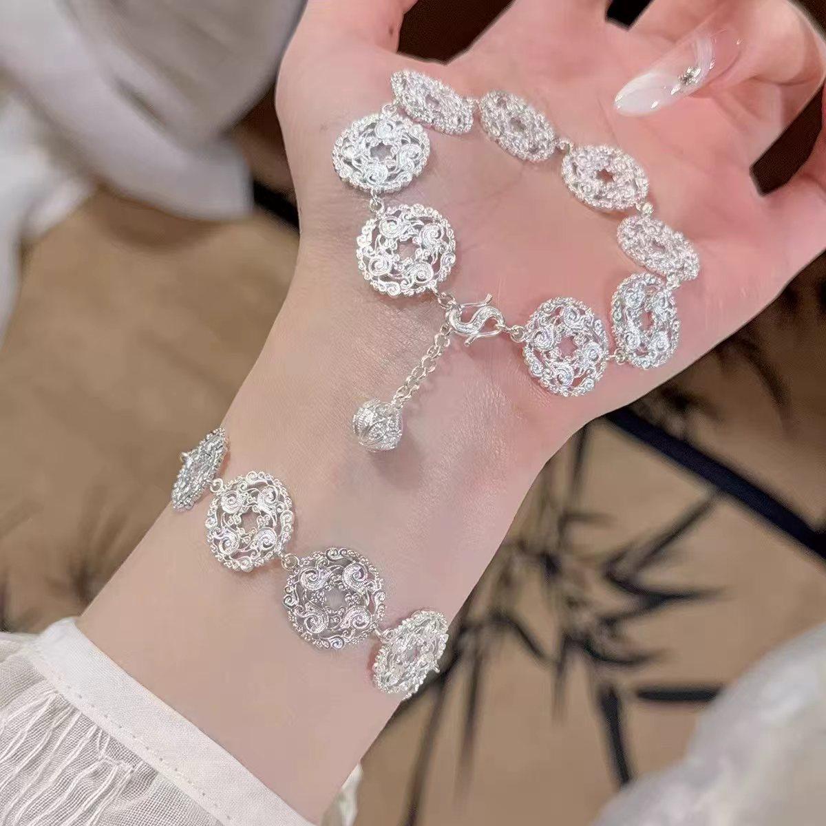 1pc 999 Sterling Silver Hollow Filigree Round Charm Bracelet, Retro Chinese Style, Perfect For Daily Wear, Parties & Valentines Gifts