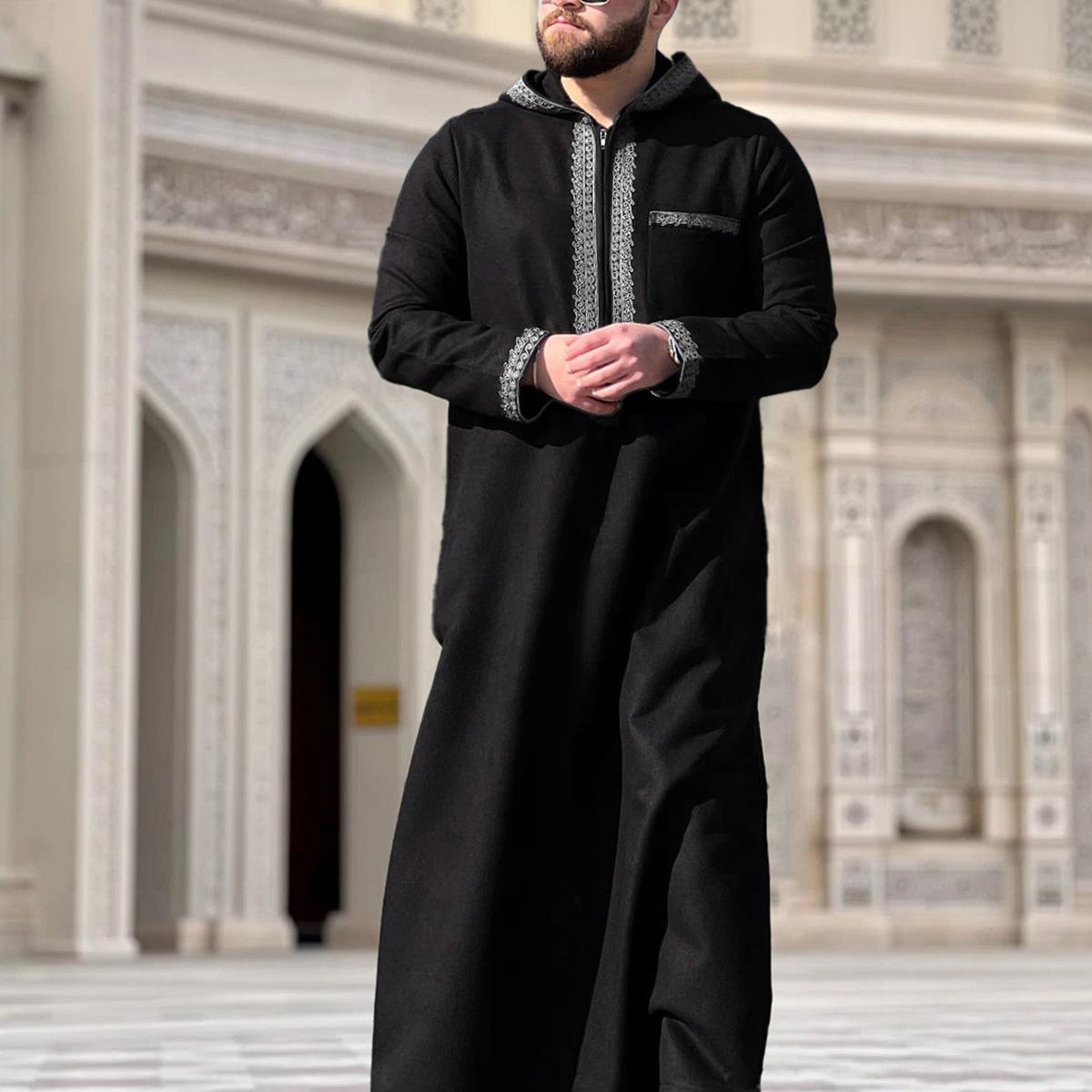 Middle Eastern Mens Robe With Long Sleeves And A Hood For International Trade