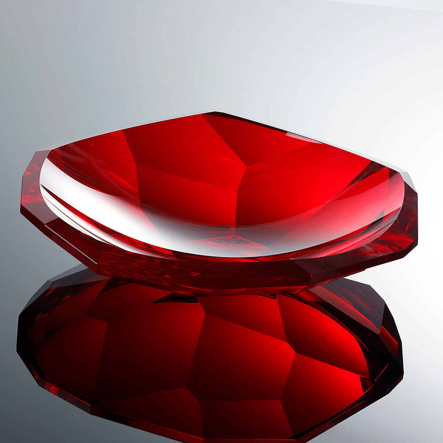 Irregular Creative Red Fruit Bowl Made Of Crystal Glass
