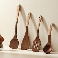 Non-stick, High-temperature-resistant Chicken-wing-shaped Wooden Spatula