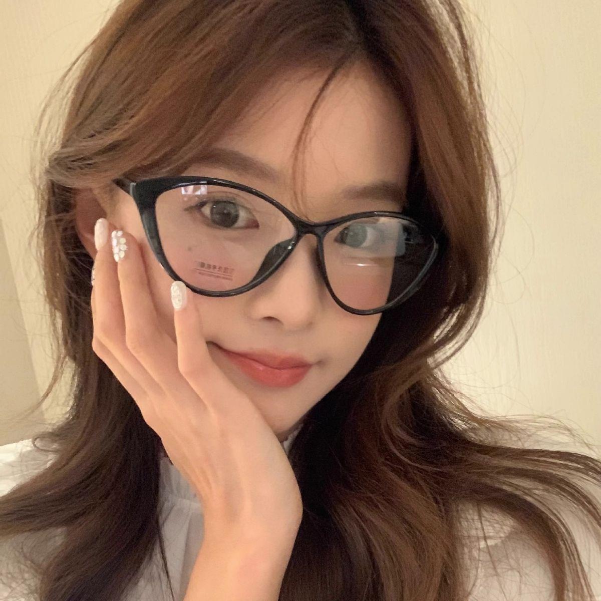 New Triangle Cat Eye Butterfly-shaped Hot Girl Glasses